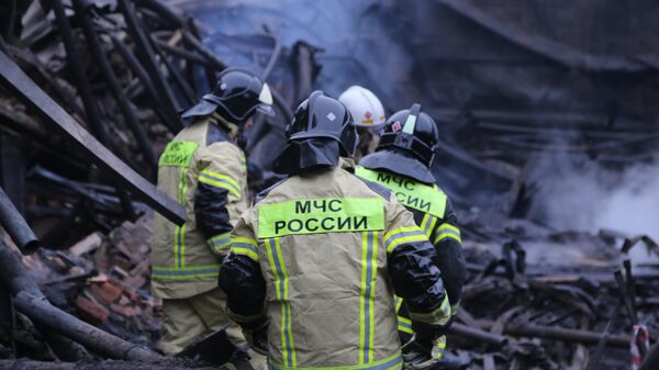 Последствия пожара на складе в Красноярске