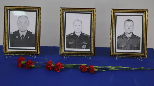 Пожарные погибшие в пожаре на складе в Красноярске