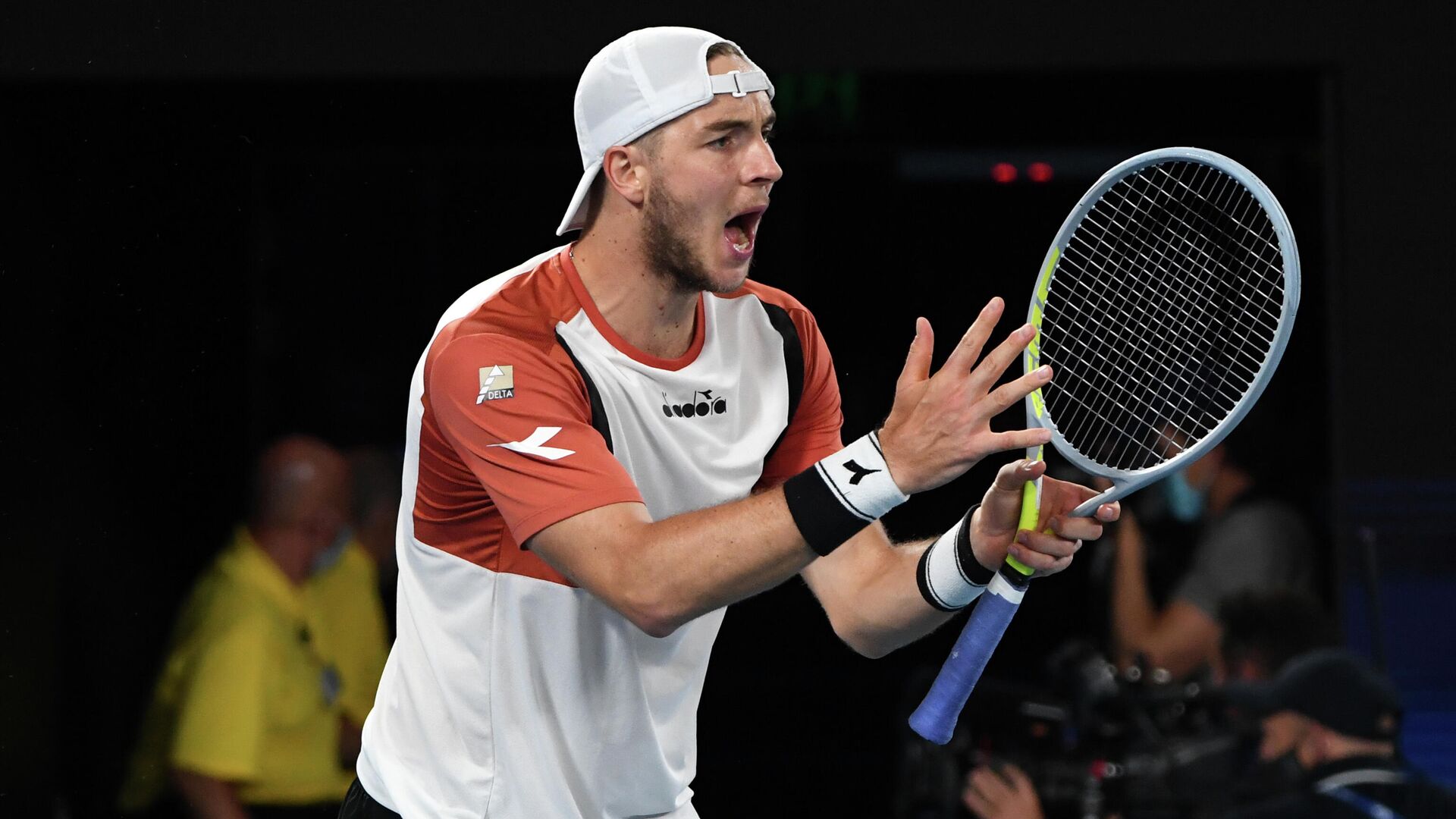 Germany's Jan-Lennard Struff reacts as he plays with Germany's Alexander Zverev against Serbia's Novak Djokovic and Nikola Cacic in their ATP Cup group A men's doubles tennis match in Melbourne on February 5, 2021. (Photo by Paul CROCK / AFP) / -- IMAGE RESTRICTED TO EDITORIAL USE - STRICTLY NO COMMERCIAL USE -- - РИА Новости, 1920, 05.02.2021