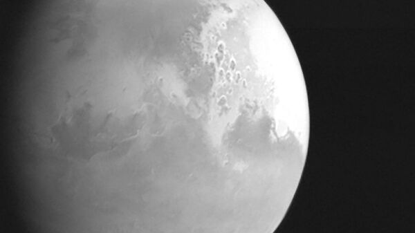 Первый снимок Марса с китайского зонда