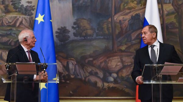 Министр иностранных дел РФ Сергей Лавров и верховный представитель Евросоюза по иностранным делам и политике безопасности Жозеп Боррель во время пресс-конференции