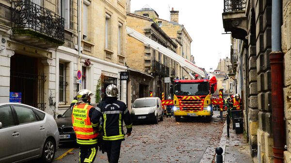 На месте взрыва в жилом здании в центре Бордо, Франция