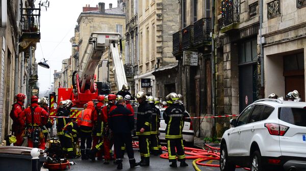 На месте взрыва в жилом здании в центре Бордо, Франция