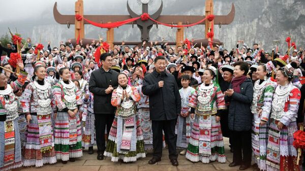  Генеральный секретарь ЦК КПК, председатель КНР и Центрального военного совета Си Цзиньпин поздравил многонациональный народ страны с приближающимся праздником Весны
