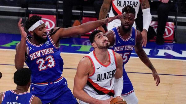 Игровой момент матча НБА Нью-Йорк Никс - Портленд Трэйл Блэйзерс
