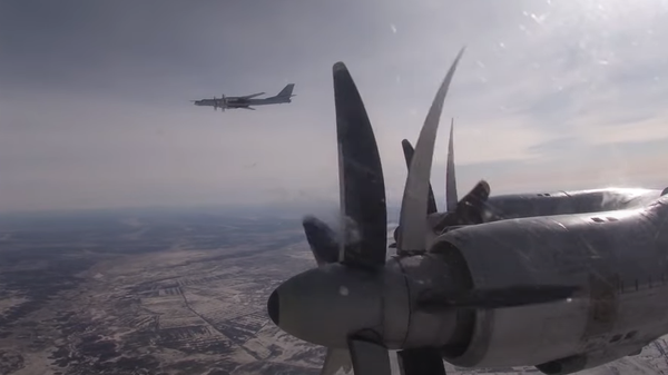 Учебный полет бомбардировщиков Ту-95МС