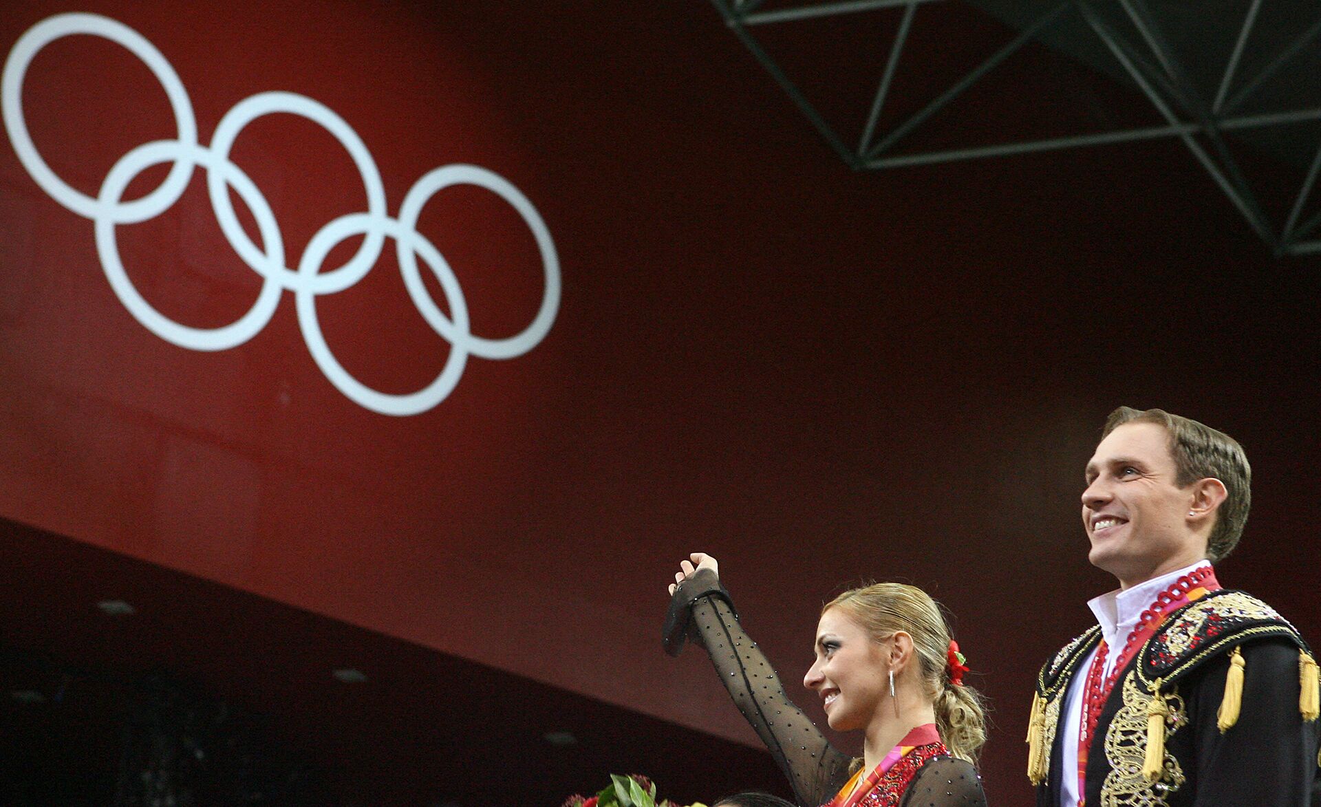 Татьяна Навка и Роман Костомаров после победы на Олимпийских играх в Турине - РИА Новости, 1920, 08.02.2021