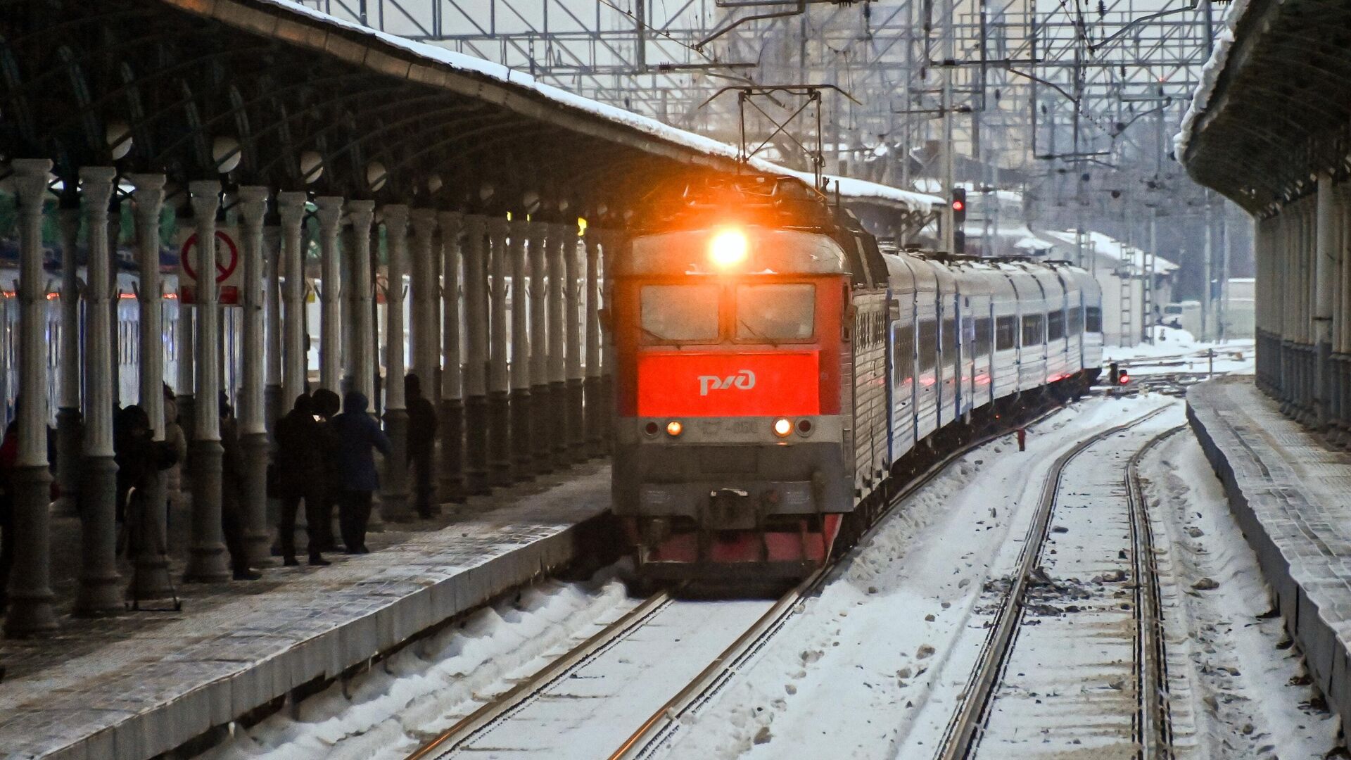 Пассажирский поезд Минск-Москва прибывает на Белорусский вокзал в Москве - РИА Новости, 1920, 20.02.2021