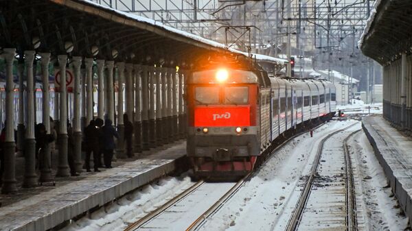 Пассажирский поезд Минск-Москва прибывает на Белорусский вокзал в Москве