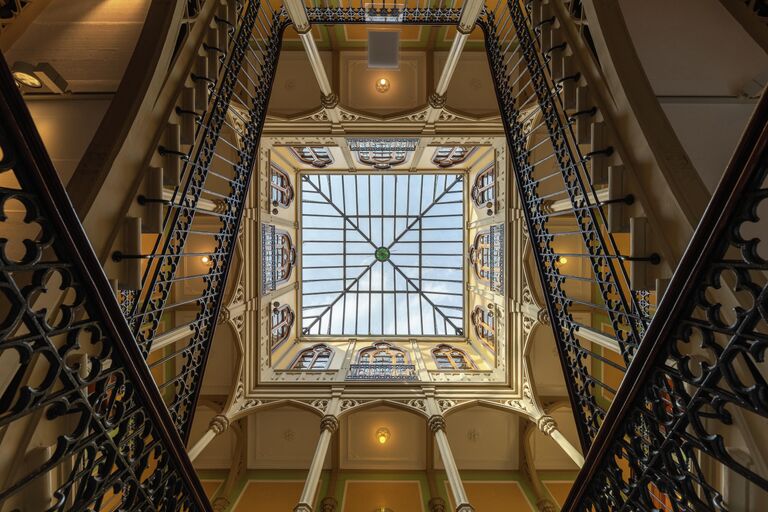 Снимок Treppenhaus des Colombischlössle in Freiburg im Breisgau фотографа Martin Kraft, победивший среди участников из Германии в конкурсе Wiki Loves Monuments 2020