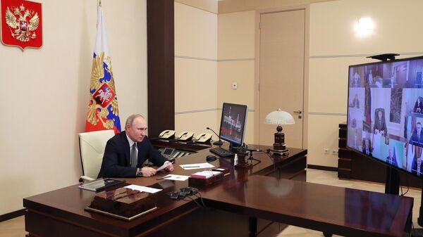  Президент РФ Владимир Путин принимает участие в режиме видеоконференции в совещании судей судов общей юрисдикции и арбитражных судов