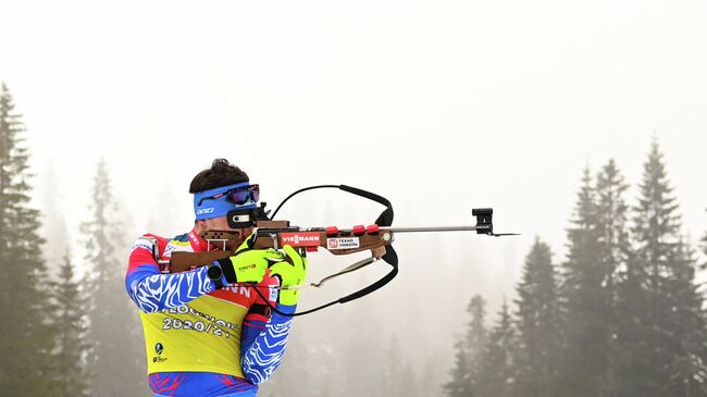 Александр Логинов (Россия) на тренировке перед началом соревнований на чемпионате мира по биатлону 2021 в словенской Поклюке.