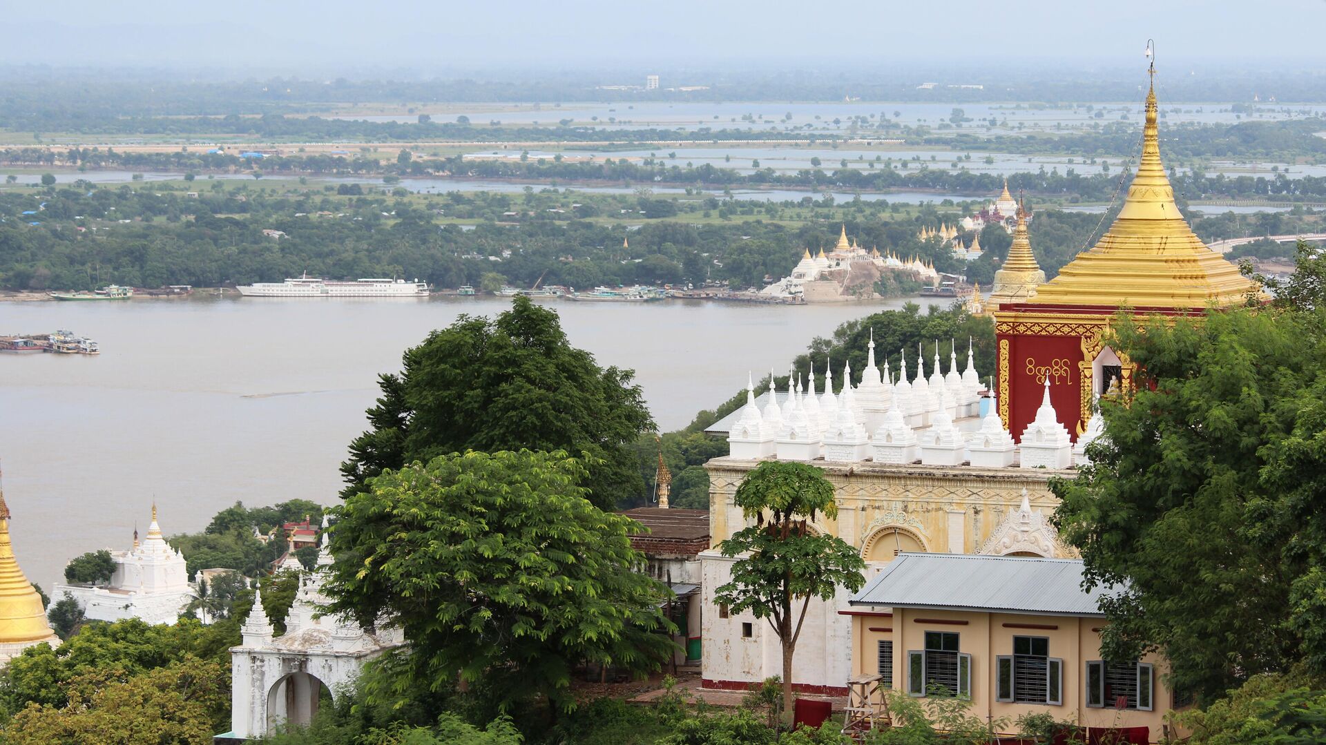 Храм в Мандалае, Мьянма - РИА Новости, 1920, 05.12.2022