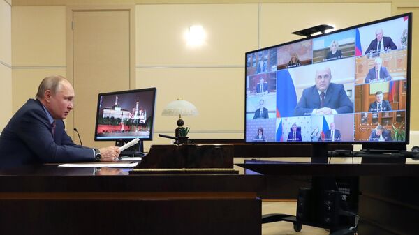 Президент РФ Владимир Путин проводит в режиме видеоконференции совещание с членами правительства РФ