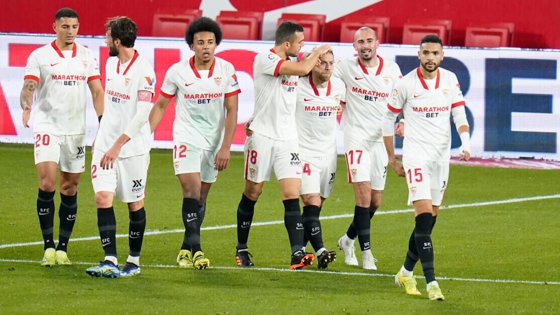 Футболисты Севильи в матче Примеры - РИА Новости, 1920, 04.01.2022