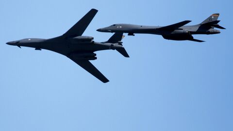 Американские стратегические бомбардировщики B-1B Lancer