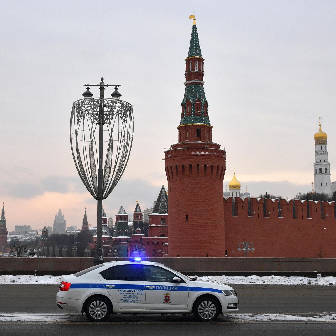 На мосту в центре Москвы нашли изрезанное тело мужчины