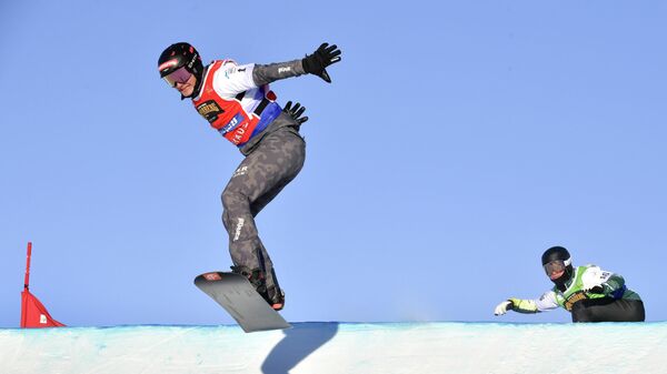Австралийский спортсмен во время соревнований на чемпионате мира по сноуборд-кроссу