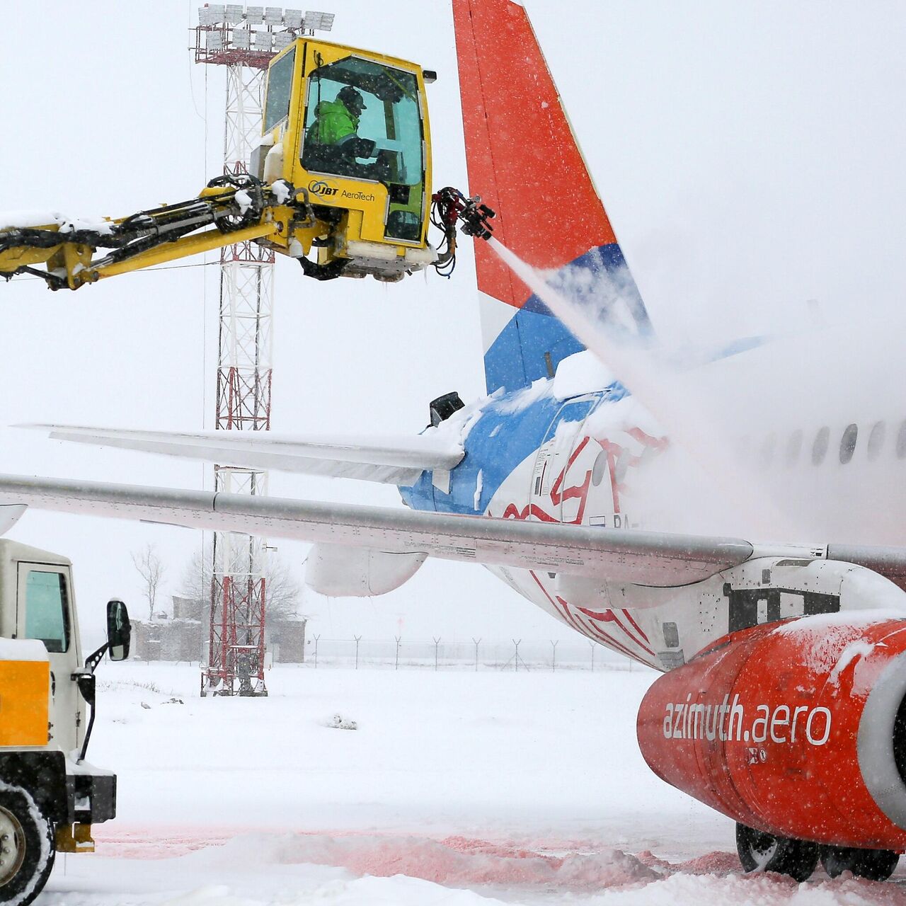 Аэропорт Краснодара возобновил работу - РИА Новости, 24.01.2022