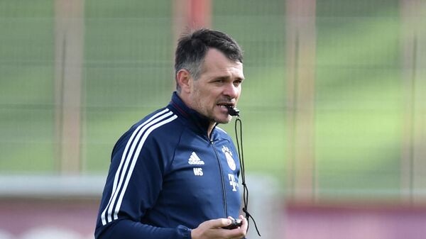 Bayern Munich's French interim coach Willy Sagnol follows the training session at the club area in Munich, southern Germany, on October 6, 2017. (Photo by Christof STACHE / AFP)