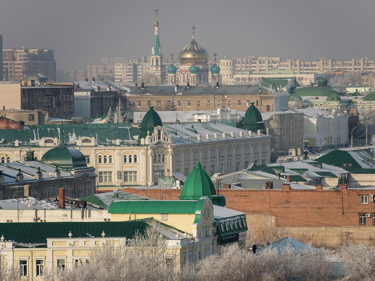 В Омске супругов-ветеранов поздравили дворовым концертом - РИА Новости,  08.05.2021