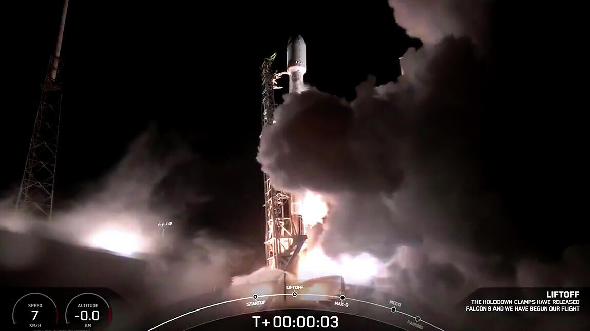  Кадр видео запуска ракеты-носителя Falcon 9 с интернет-спутниками Starlink - РИА Новости, 1920, 14.03.2021