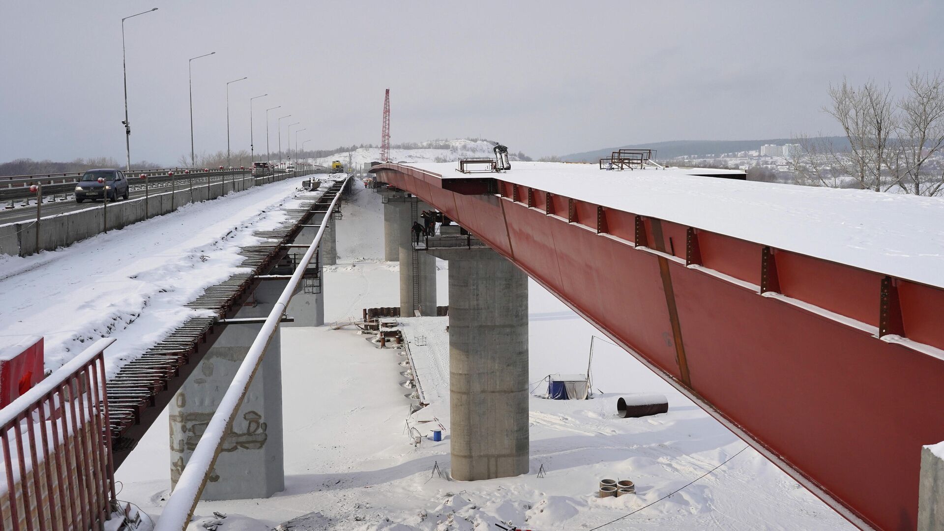 Строители завершили надвижку пролетных строений моста через реку Сок в Самаре - РИА Новости, 1920, 23.12.2021