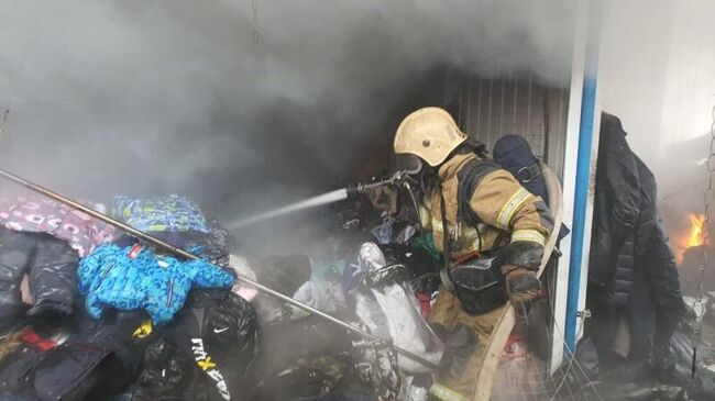 Пожар на рынке в Волгограде