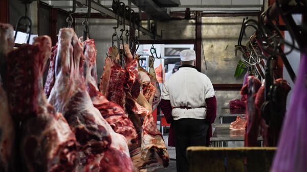 Продажа мяса на Центральном рынке в Симферополе