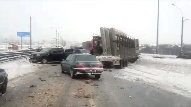 Массовое ДТП на автомобильной дороге М-2 Крым в районе Подольска. Кадр видео