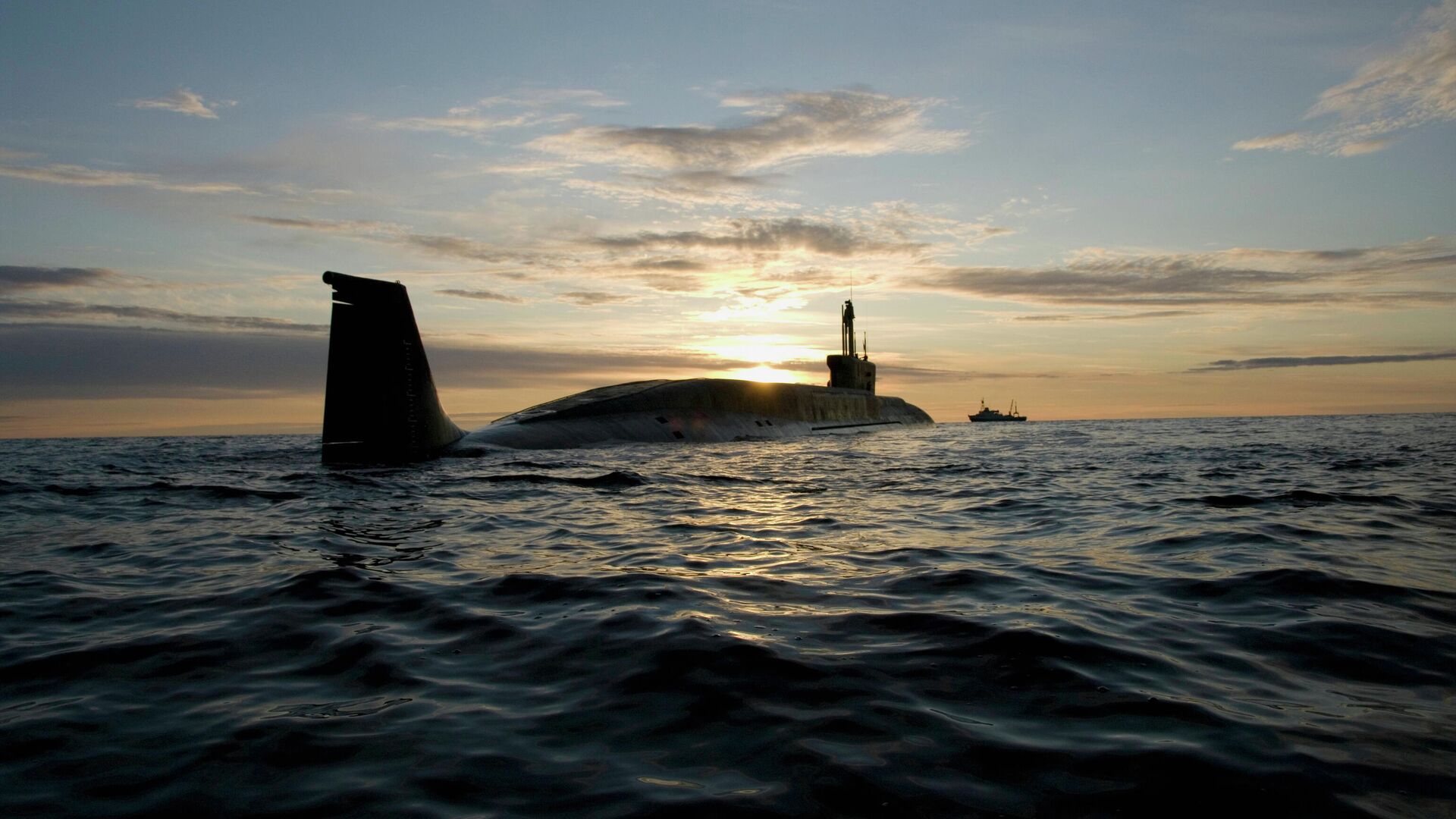 Атомная подводная лодка (АПЛ) Юрий Долгорукий во время ходовых испытаний летом 2009 года - РИА Новости, 1920, 23.02.2021