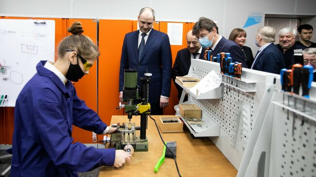 Губернатор Оренбургской области Денис Паслер во время открытия новой площадки Центра выявления и поддержки одарённых детей Гагарин