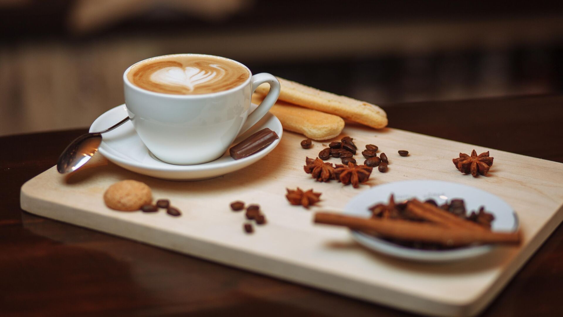 Ученые назвали заболевания, риск которых снижают кофе и чай