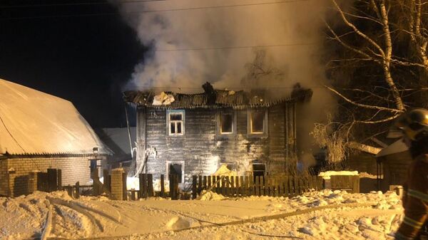 Последствия пожара в жилом доме в Кирове, где погибли четверо детей