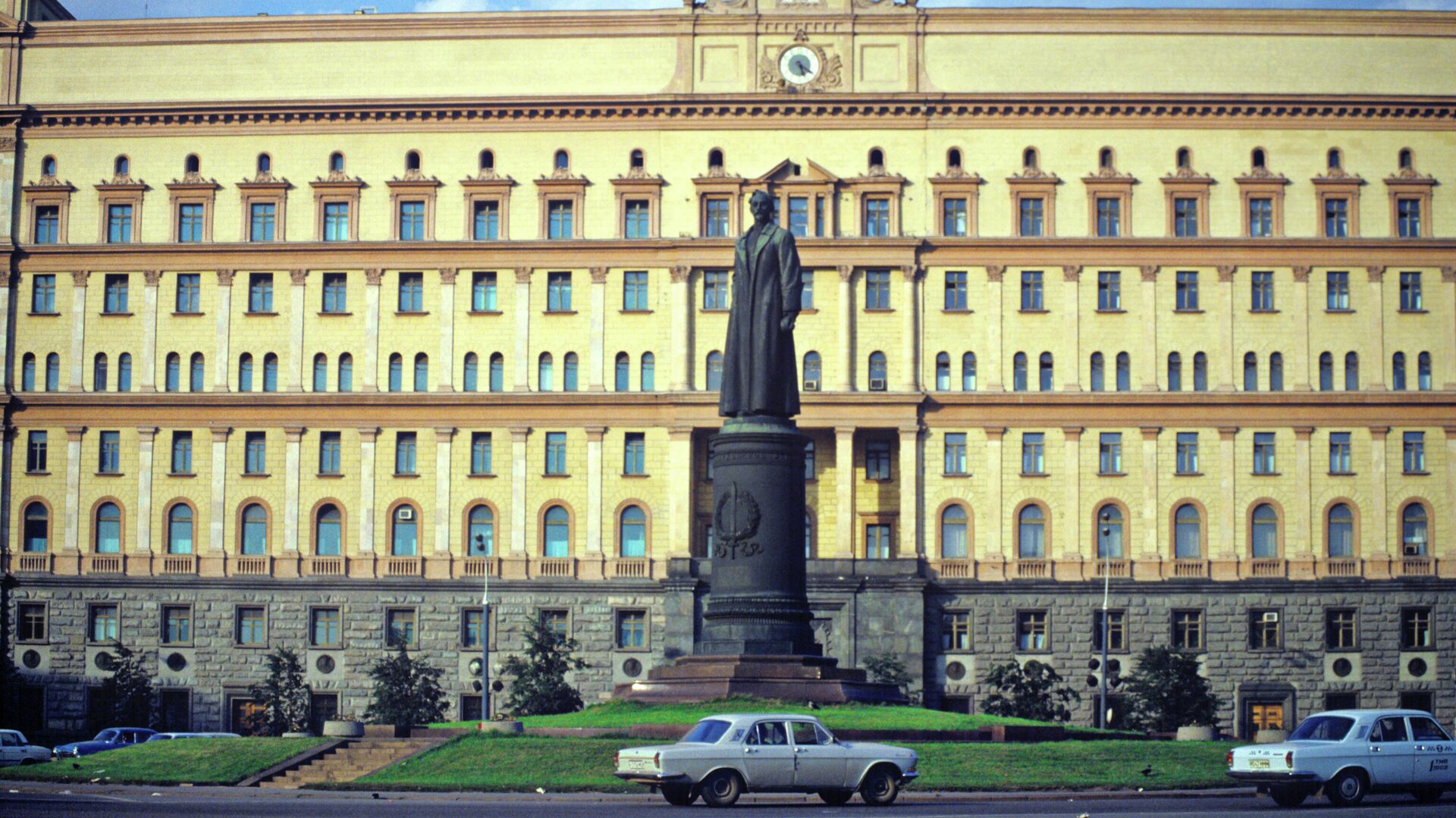 Памятник Феликсу Дзержинскому на Лубянской площади. 1991 год - РИА Новости, 1920, 20.02.2021