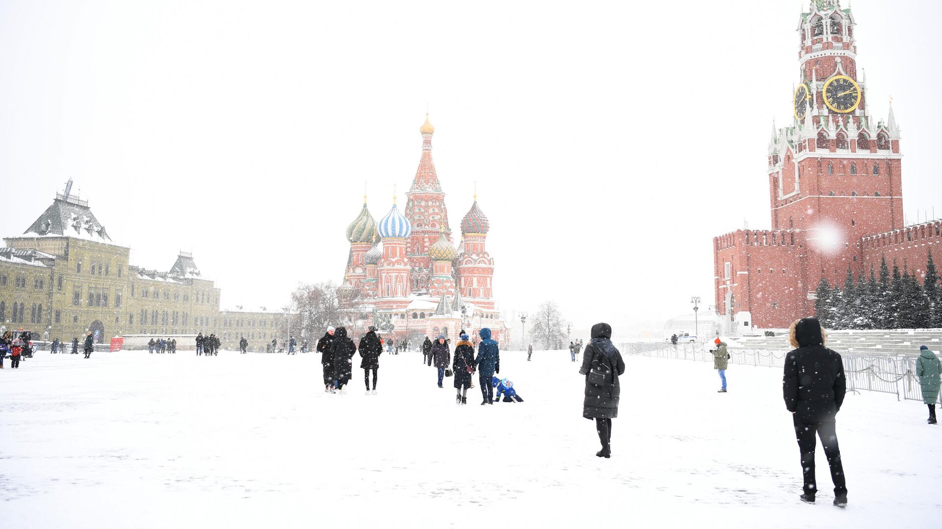 Прохожие на Красной площади в Москве - РИА Новости, 1920, 23.02.2021