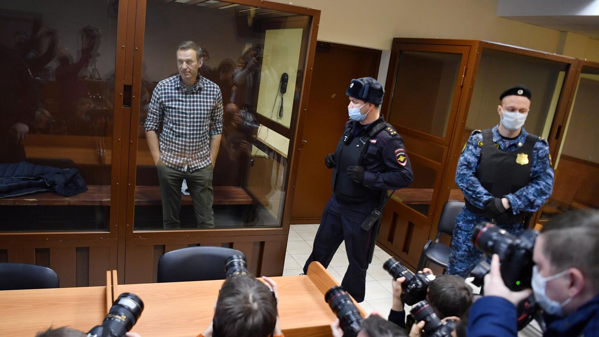 Алексей Навальный в зале Бабушкинского районного суда - РИА Новости, 1920, 30.04.2021