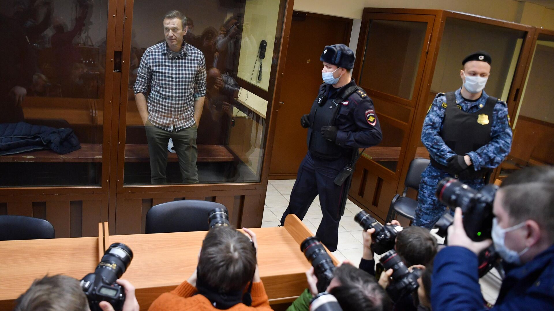 Алексей Навальный в зале Бабушкинского районного суда - РИА Новости, 1920, 30.04.2021