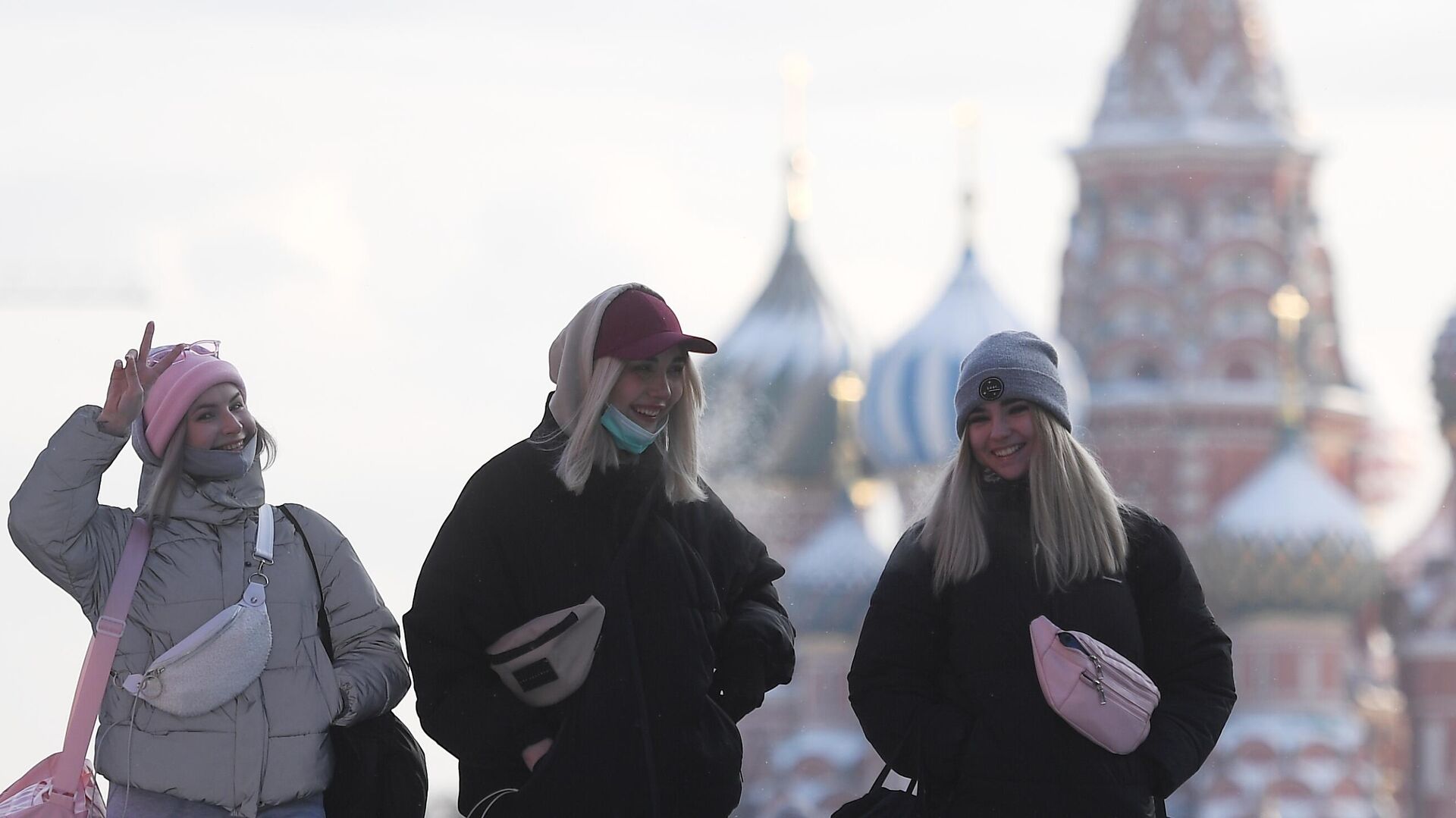 Девушки на Красной площади в Москве - РИА Новости, 1920, 23.02.2021
