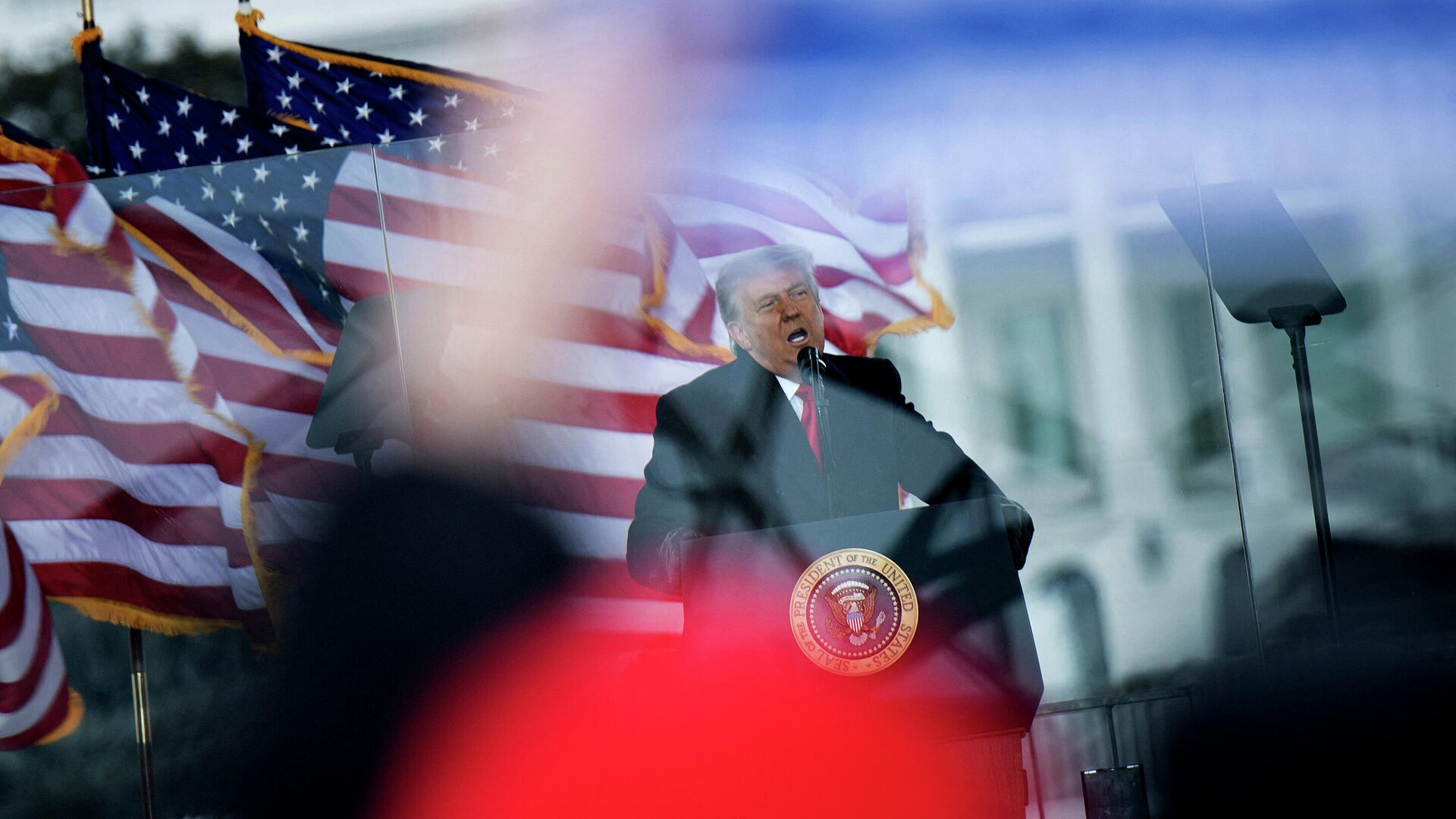 Бывший президент США Дональд Трамп во время выступления возле Белого дома в Вашингтоне - РИА Новости, 1920, 21.02.2021