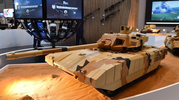 Макет танка Т-14 Армата на стенде Рособоронэкспорта выставки оборонной промышленности IDEX-2021 в Абу-Даби