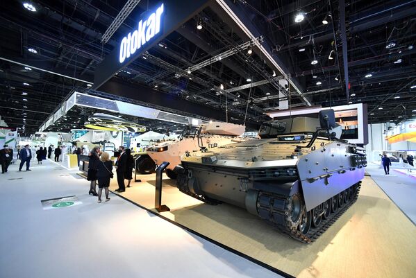 Стенд компании Otokar на выставке оборонной промышленности IDEX-2021 в Абу-Даби
