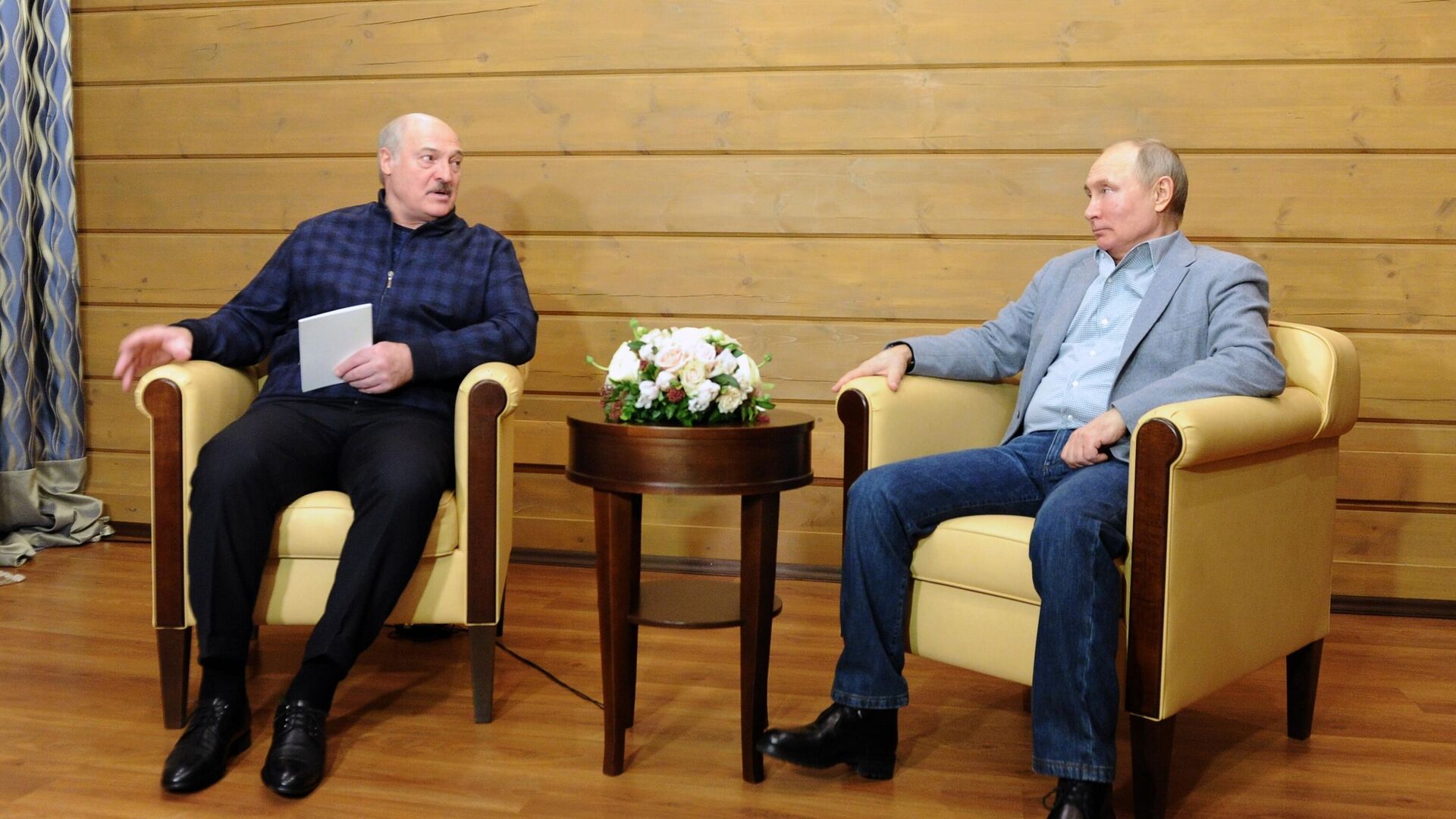 Президент РФ Владимир Путин и президент Белоруссии Александр Лукашенко во время встречи - РИА Новости, 1920, 23.02.2021