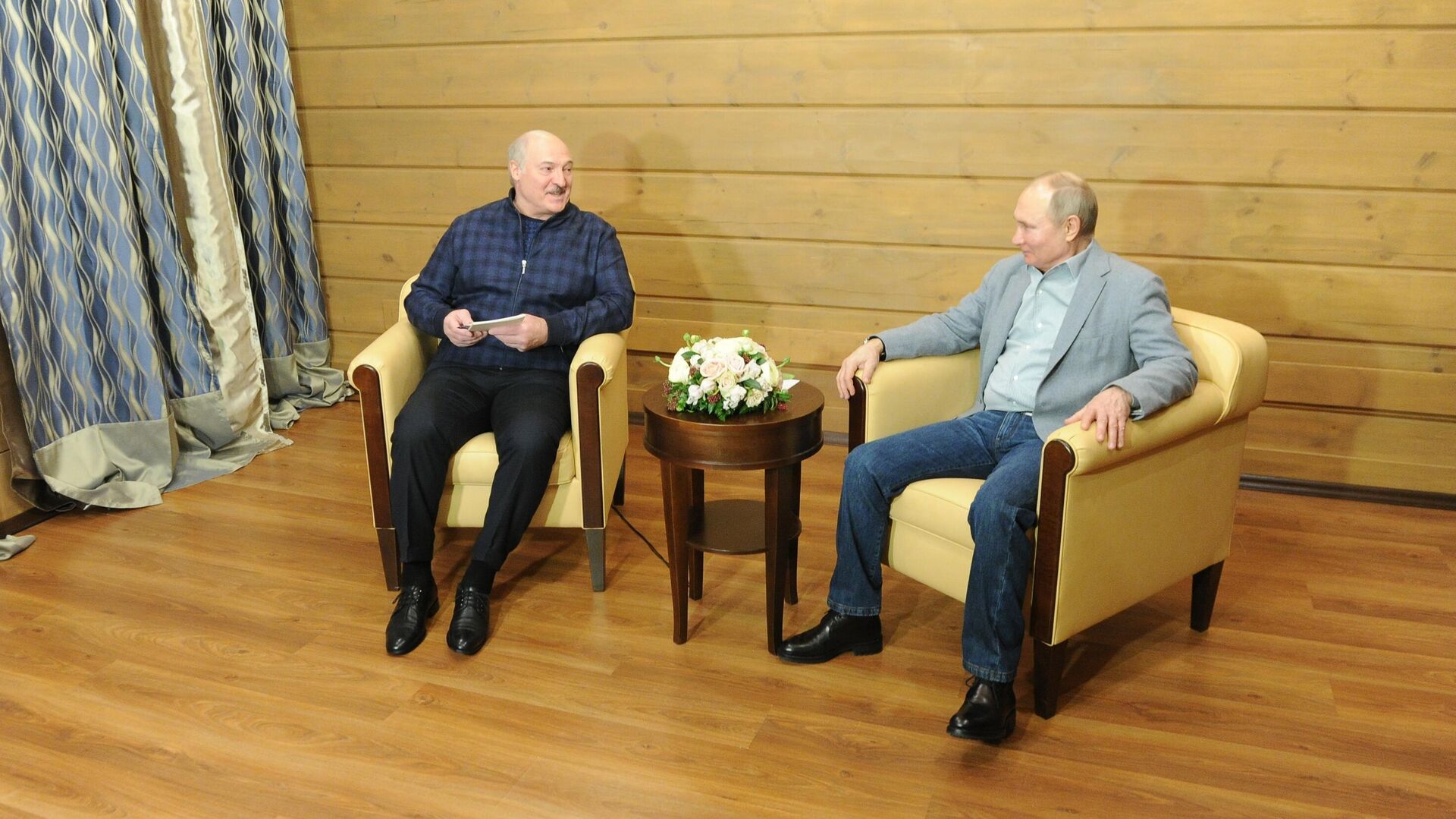 Президент РФ Владимир Путин и президент Белоруссии Александр Лукашенко во время встречи - РИА Новости, 1920, 22.02.2021