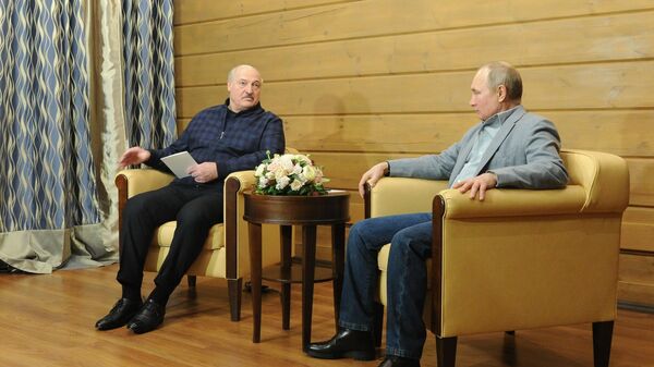 Президент РФ Владимир Путин и президент Белоруссии Александр Лукашенко во время встречи