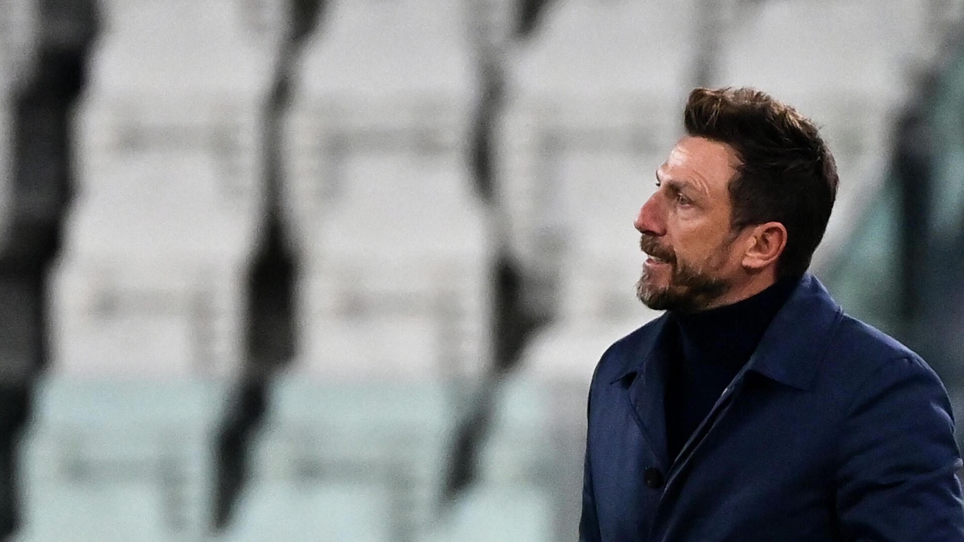 Cagliari's Italian head coach Eusebio Di Francesco looks on during the Italian Serie A football match Juventus vs Cagliari on November 21, 2020 at the Juventus stadium in Turin. (Photo by MIGUEL MEDINA / AFP) - РИА Новости, 1920, 22.02.2021