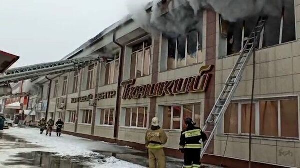 Пожар в ТЦ “Ткацкий-1” в Горно-Алтайске 