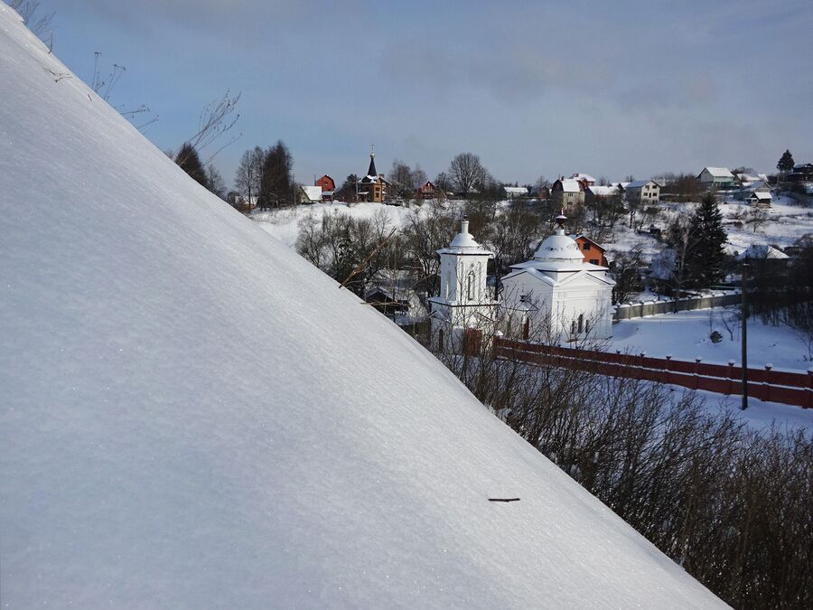 На склоне городища