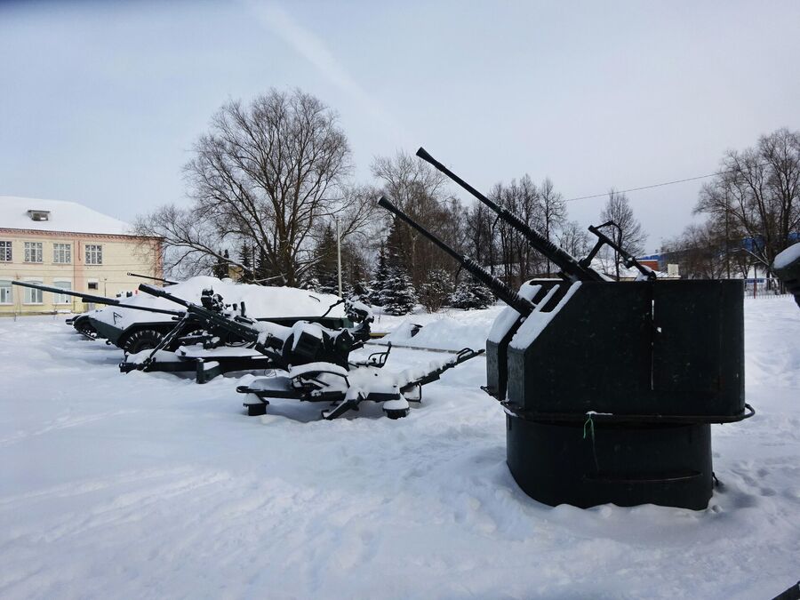 Военная техника XX века на экспозиции под открытым небом