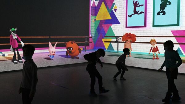 Дети на открытии мультимедийного парка киностудии Союзмультфильм на ВДНХ в Москве. 